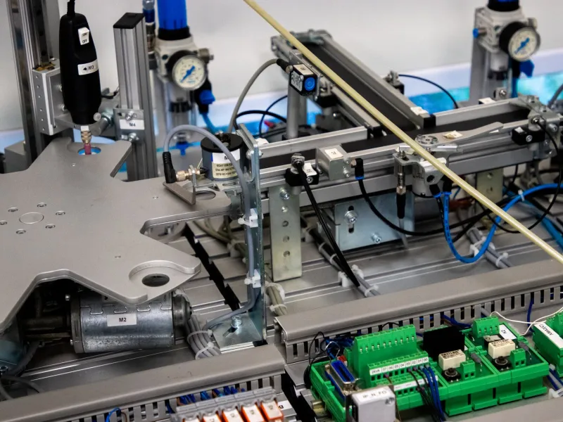 Machines That Learn, Factories That Last: The AI Predictive Maintenance Revolution Transforming American Industry
